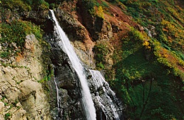 Фото: В. Лазарев «Горячий водопад Девичьи косы»